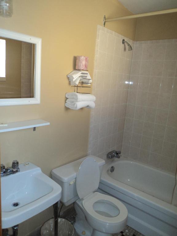 Oasis Motel By The Falls Niagara Falls Room photo